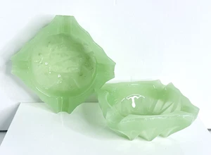 Vintage Jadeit Grün Glas Aschenbecher 2 Stück Starburst Rand MCM Retro Dekor - Bild 1 von 10