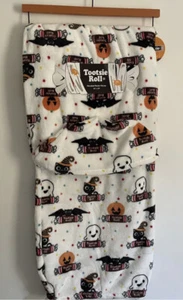 Hooded Plush, Throw  Tootsie Roll, Candy 50 X 60 Bat Cat Ghost Pumpkin - Picture 1 of 6