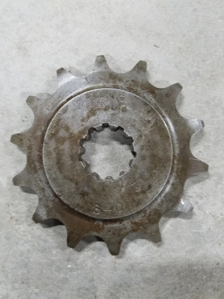Piñón delantero moto Honda 14T, Sunstar 340 Foto 1 de 1