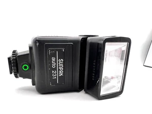 VINTAGE SUNPAK AUTO 231 CAMERA MOUNT FLASH for Film SLR Cameras - Picture 1 of 4
