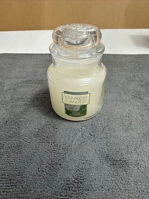 Vela Gardenia Yankee branca 3,7 oz nova - Imagem 1 de 4