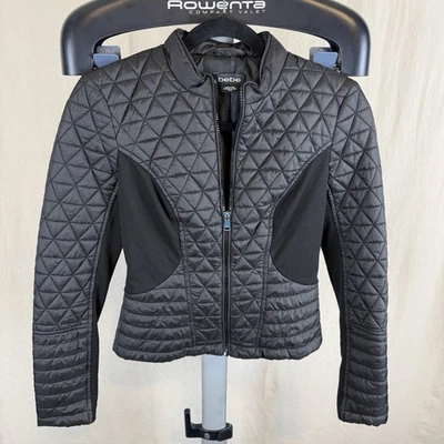 Chaqueta corta acolchada Bebe negra para dama XS con inserciones de punto Moto Chic Foto 1 de 4