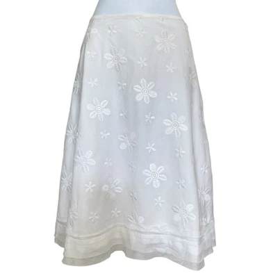 Vintage 90s Y2k Cynthia Steffe White Cotton Embroidered Daisy Knee Skirt XS/2 - Image 1 of 4