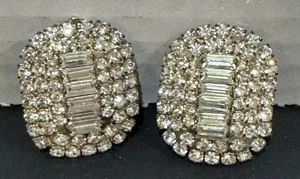 Vintage Baguette Rhinestone Clip On Fashion Earrings Unmarked - Picture 1 of 4