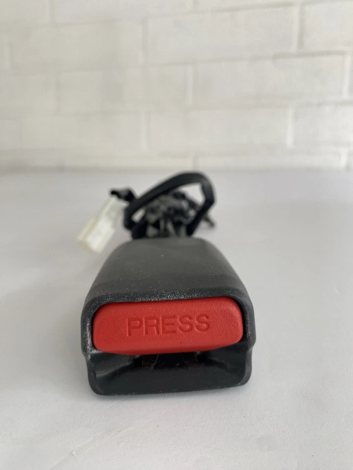 Nissan Sentra 2013-2019 hebilla de cinturón de seguridad delantero izquierdo fabricante original Foto 1 de 4