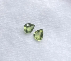 0,92 CTS, PAR DE ZAFIROS VERDES A JUEGO, CALIDAD VVS A VS, 5 X 4,5 MM - Imagen 1 de 3