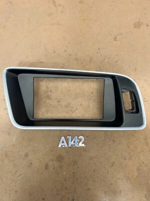 2009 - 2013 奥迪 Q5 显示屏环绕边框原始设备制造商 8R1857186P — 第 1/4 张图片