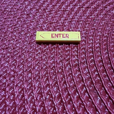 LEGO Azulejo Amarillo 1x4 Intro Flecha Signo Patrón Bob Esponja Krisuty Krab 3825 y 3833 Foto 1 de 4