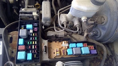 Motor de caja de fusibles compatible con 05-07 SEQUOIA  Foto 1 de 4