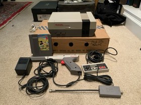 Original Nintendo System NES-001, w/ Cords, 1x Controller, Zapper, Game