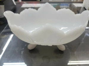 Vintage Indiana Glass Footed White Milk Glass Four Footed Fruit Bowl - Picture 1 of 6