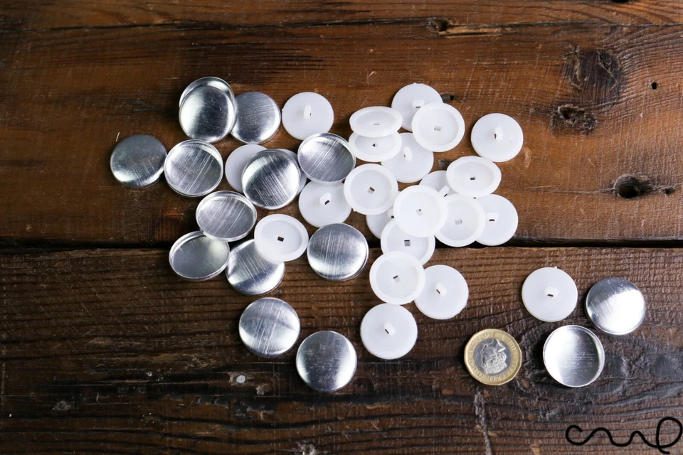 50 x 40L Button Blanks Cover Non Astor Set White Metal Plastic 25mm Dress Making - Image 1 of 4