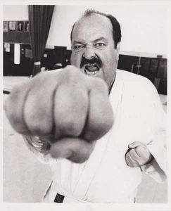 1971 Pressefoto Schauspieler William Conrad trainiert im Fitnessstudio für TV-Show "Cannon" - Bild 1 von 2