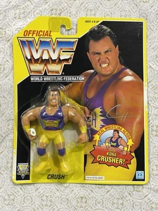 WWF Crush Kona Crusher - Wrestling 1993 Hasbro Actionfigur NEU SEALED Mint - Bild 1 von 3