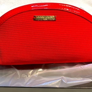 Estuche de cosméticos Giorgio Armani Beauty rojo nuevo en caja - Imagen 1 de 5
