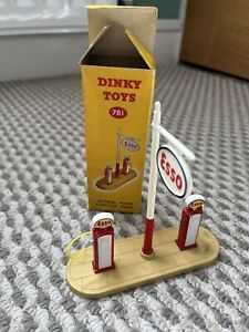 DINKY TOYS #781 - PETROL PUMP STATION ‘ESSO’ - SUPERB CONDITION - ORIGINAL BOX
