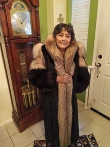 BEAUTIFUL FULL LENGTH RANCH RAISED MINK AND FOX COAT - Picture 1 of 10