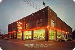 1964 TN Knoxville Hull-Dobbs Worlds Largest Ford Dealership Postcard 4x6 C26 - Picture 1 of 2