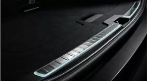 GENUINE VOLVO XC40 ILLUMINATED LIGHTED TAILGATE SCUFF PLATE 31659003 32353297 - Picture 1 of 1