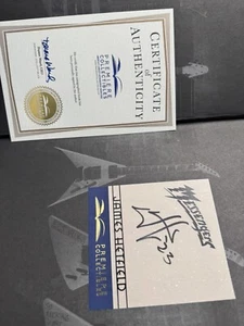 James Hetfield SIGNED Book MESSENGERS The Guitars Of Metallica - Picture 1 of 1