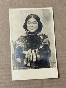 Foto Miss Columbia dal Labrador 1909 Esposizione Alsaka-Yukon-Pacifico Eschimese - Foto 1 di 4