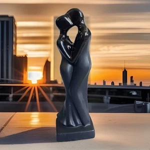 "ESTATUA VINTAGE ART NOUVEAU ACABADO NEGRO CERÁMICA PAREJA BAILANDO BESOS 12,5""" - Imagen 1 de 3