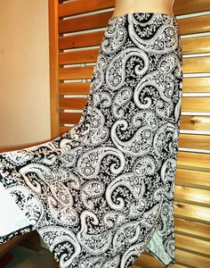 Art Paisley Beauty Long Asymmetric FLARE Chicos 1 Medium SKIRT Black White Knit - Picture 1 of 9