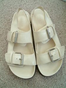 M&S UK4/EU37 BRAND NEW Ladies Cream Patent Adjustable Strappy Sandals. Exc Cond - Picture 1 of 6