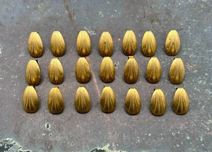 Lot of 21 Vintage Brass Beaded Oval Clip-On Stampings – 20mm Gold Finish - Foto 1 di 10