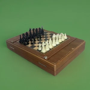 VTG Plantation Gardens Magnetic Wood Travel Set Backgammon Chess (-1 blk pawn) - Picture 1 of 20