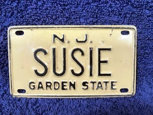 Vintage NJ New Jersey LICENSE Vanity 4" PLATE Kids BIKE Girl Name SUSIE Bicycle - Picture 1 of 3