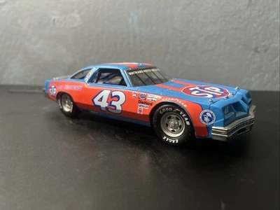 Литой автомобиль Franklin Mint 1992 Richard Petty No43 STP Pontiac Nascar 1:24 - Изображение 1 из 4