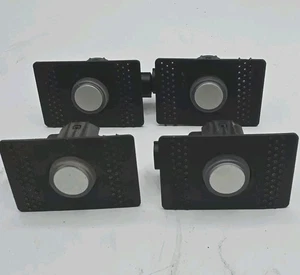 SENSORES DE ASISTENCIA DE ESTACIONAMIENTO PARA PARACHOQUES DELANTERO CADILLAC SRX 2010-2016 con soporte OEM blanco - Imagen 1 de 4