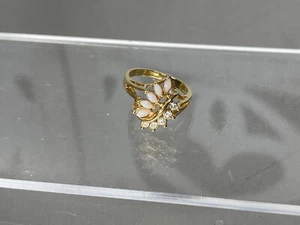 VINTAGE Gold Tone WHITE OPAL Crystal Glass Stones Cluster RING Size 7.75-8 - Picture 1 of 5