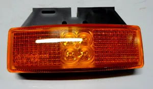 SEITENMARKIERUNGSLICHT LED ORANGE MIT HALTERUNG LED 12/24V EINS - Bild 1 von 4
