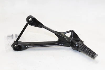 Clavija de pasajero trasera izquierda Kawasaki Ninja Zx6r Zx636c 2005-06 34028-0005 OEM Foto 1 de 4