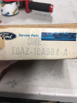 FORD LTD 1980-1984 TODO TAMAÑO COMPLETO BASE DE RADIO Y CABLE DE ANTENA E0AZ18A984A EOAZ18 Foto 1 de 2