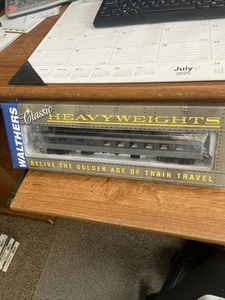HO Walthers 932-10155 Union Pacific (Gray) Diner - Picture 1 of 2