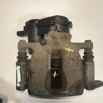 AUDI A4 2009-2017 CUPÉ PINZA DE FRENO TRASERA DERECHA MOTOR OEM Foto 1 de 4