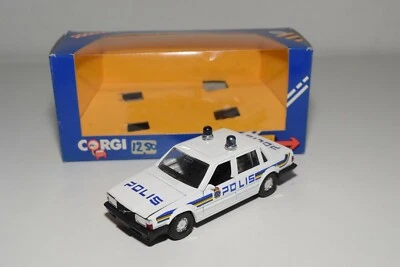A36 1:36 CORGI TOYS VOLVO 740 TURBO POLIS AUTO DELLA POLIZIA COME NUOVA CON S... - Immagine 1 di 4