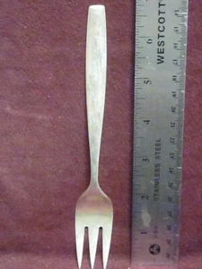 Sterling Wallace DISCOVERY SALAD FORK 6 7/8" 43 grams no monogram - Picture 1 of 4