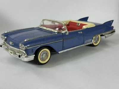 Cadillac Eldorado Sevilla 1958 convertible escala 1/18 coche sin caja por Road Legends Foto 1 de 4