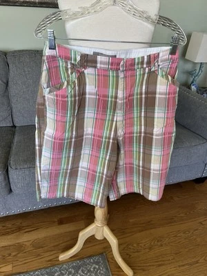 Pantalones cortos elásticos para mujer 12 rosas, verdes y marrones bolsillos a cuadros con 2 botones en la espalda Foto 1 de 2