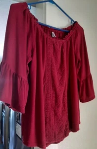 XhilarationTop Damen M verträumt purpurrot leicht Spitzeneinsatz Tunika Bluse - Bild 1 von 7