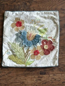Vintage PIER 1 Floral Multi Color Embroidered 17.5" x 17.5" Throw Pillow Cover - Picture 1 of 5
