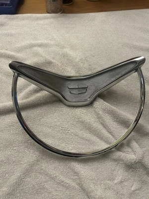 Anillo de bocina Ford Galaxie 1960 Foto 1 de 4