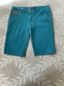 ROCAWEAR Embroidered Juniors/ Women’s Shorts Y2K Size 11 Jrs. - Picture 1 of 11