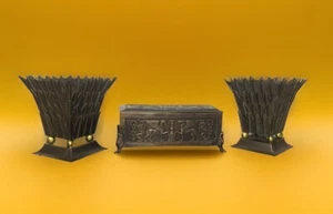 Cassettiera e fioriere vintage importazione castigliana bronzo ornato artiglio piedi DIFETTO LEGGI - Foto 1 di 21