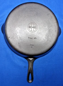 Vintage Griswold Erie PA #10 Cast Iron Skillet 716C Pour Spouts Small Block Logo - Picture 1 of 20
