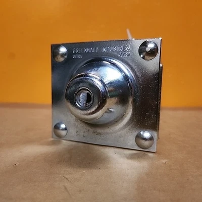 Cajas de monedas Greenwald de 8" con llave para lavadoras comerciales UG800C Foto 1 de 4